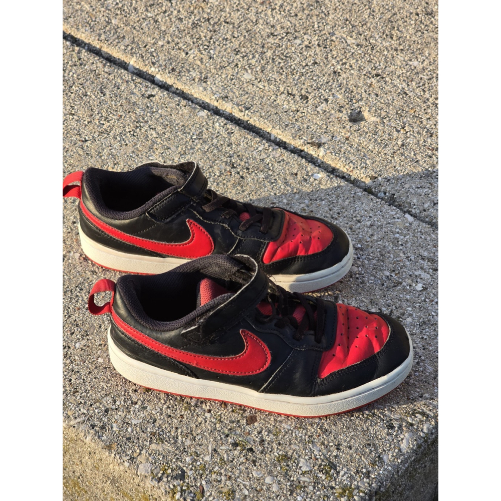 Nike Court Borough 2 Low Top Size 2.5Y Black/Red, BQ5451 007